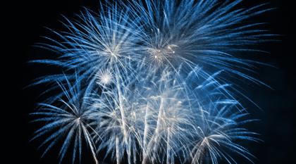 Photo d'un feu d'artifice bleu